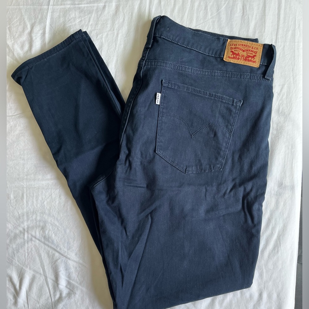 Skinny Navy Blue Levi’s Denim Jeans